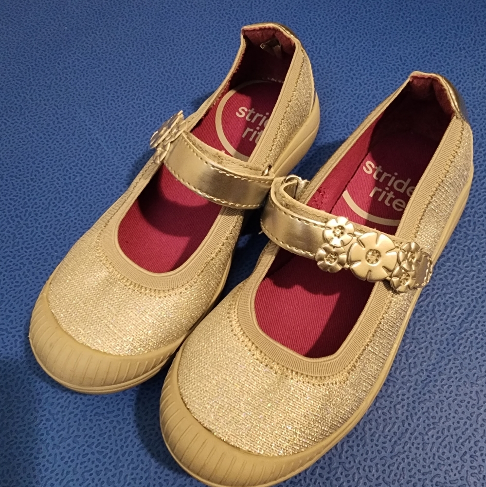Stride Rite Kids Shoe - Picture 2 of 4